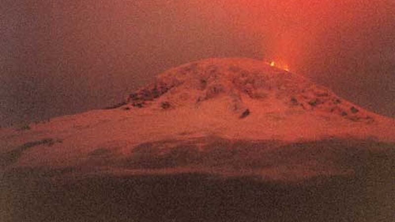 Night-time view of Big Ben erupting on 3 February 2001, viewed from Atlas Cove