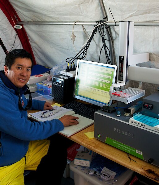 Dr Andrew Moy with the laser spectrometer used to measure oxygen isotopes