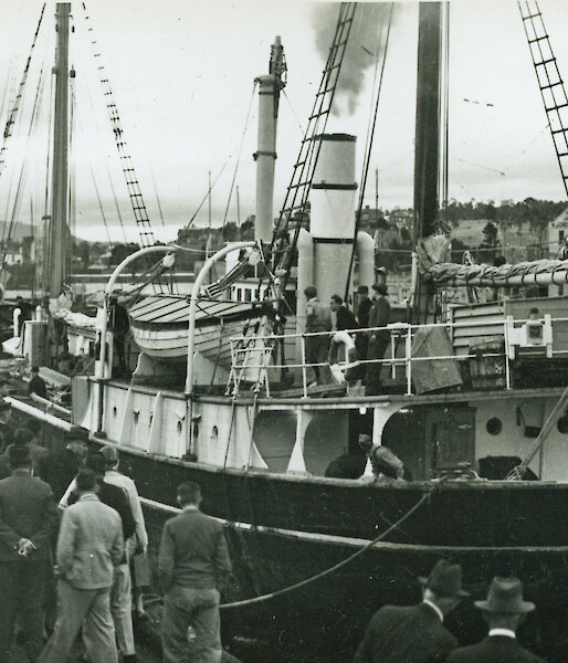 The Wyatt Earp arriving in Hobart for her final voyage with American explorer Lincoln Ellsworth