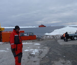 The forgotten expeditioner? A man is left behind on the ice.