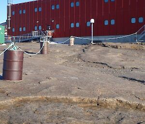 Blizz lines between the Red Shed (living quarters)and Wombat (science building)