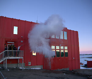 Photo 2 in the sequence of the vapour cloud