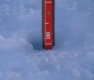 A graduated scale on the gauge can be read to give the sea-ice thickness