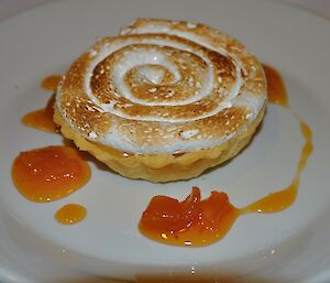 A small lemon meringue pie