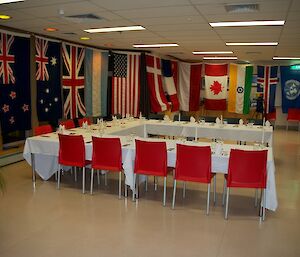 the dining room from a different angle to that shown in the previous photo