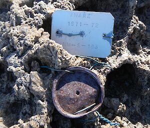 Plaque at the top of Ufs Island