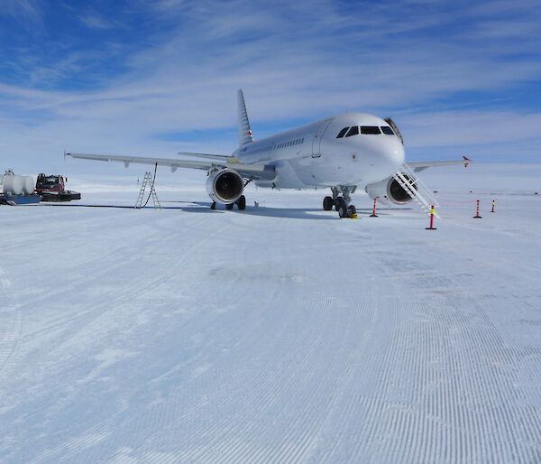 A319 at Troll