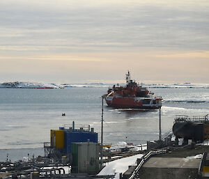 Aurora Australis steaming out of Mawson harbour