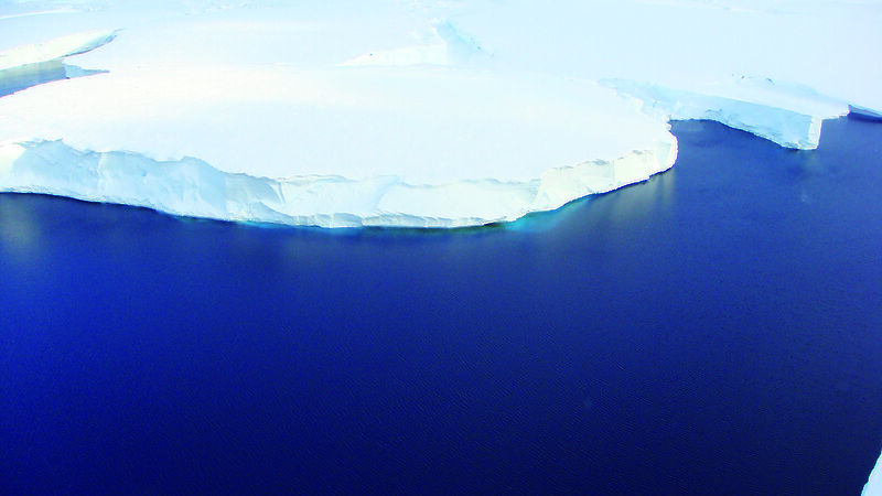 The calving front of the Totten Glacier ice shelf