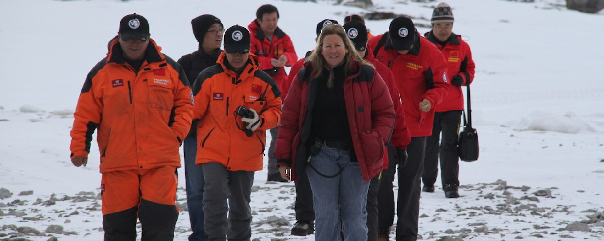 Chinese expeditioners visit Casey