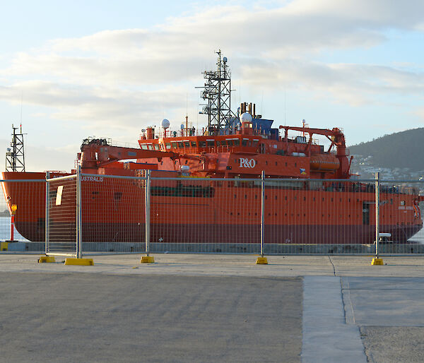 Aurora Australis arriving in Hobart