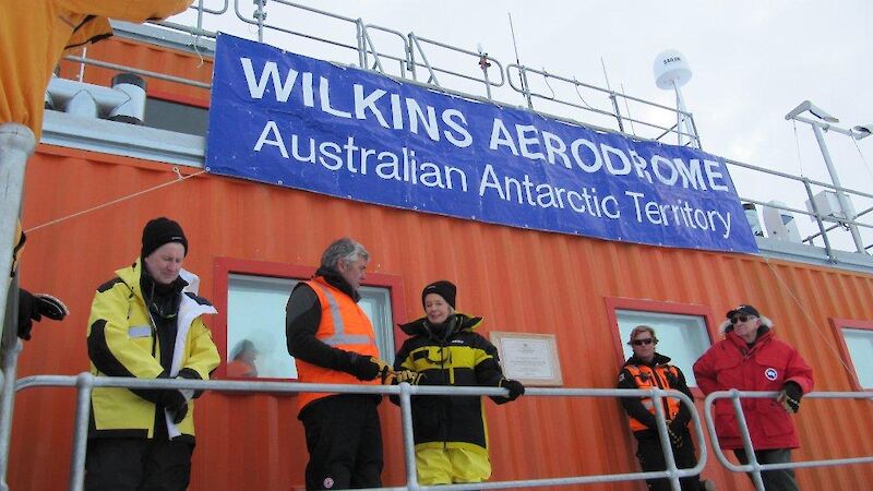 The Governor-General unveils a plaque at Wilkins ice runway