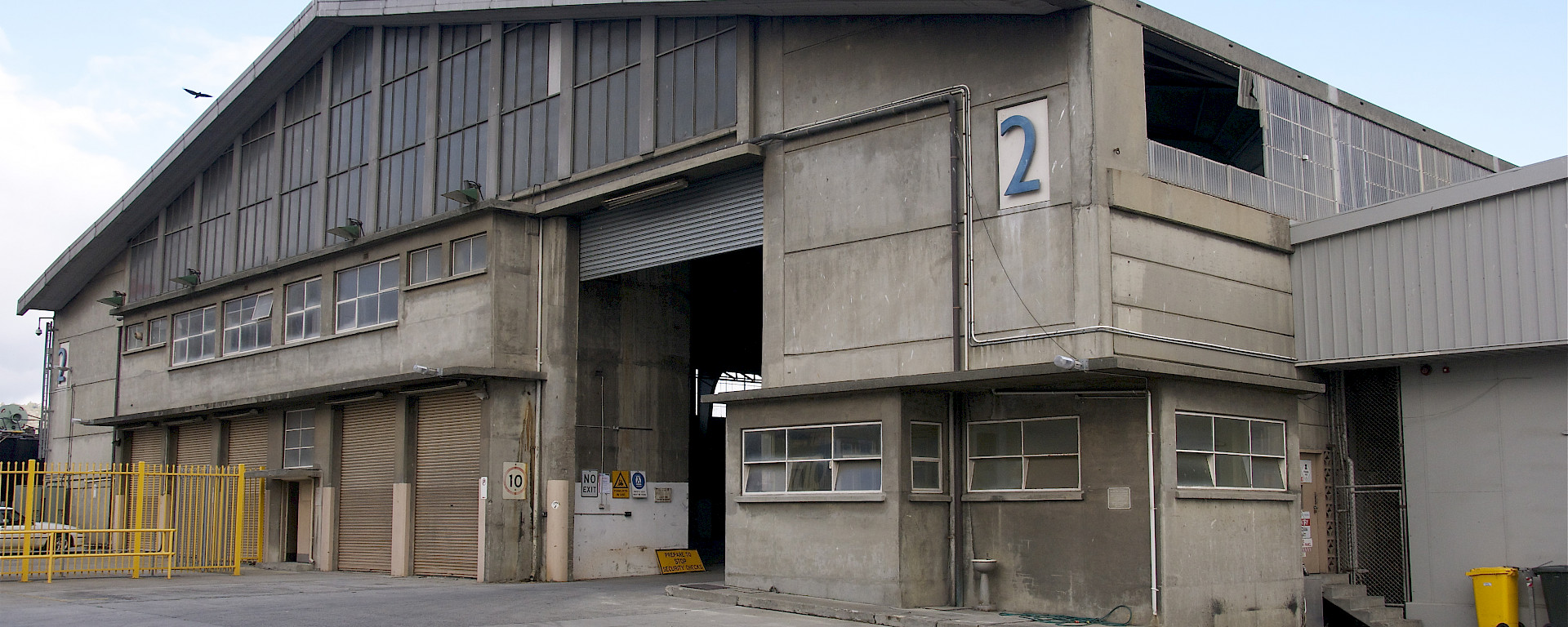 Macquarie Wharf 2 shed prior to the renovation