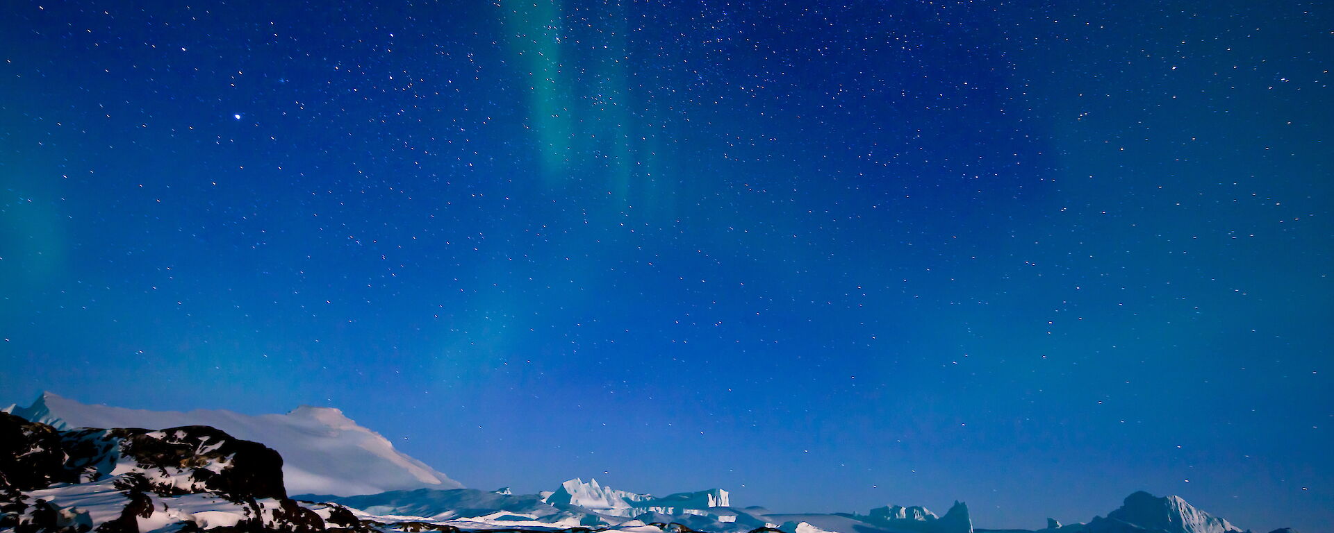 Antarctic night sky