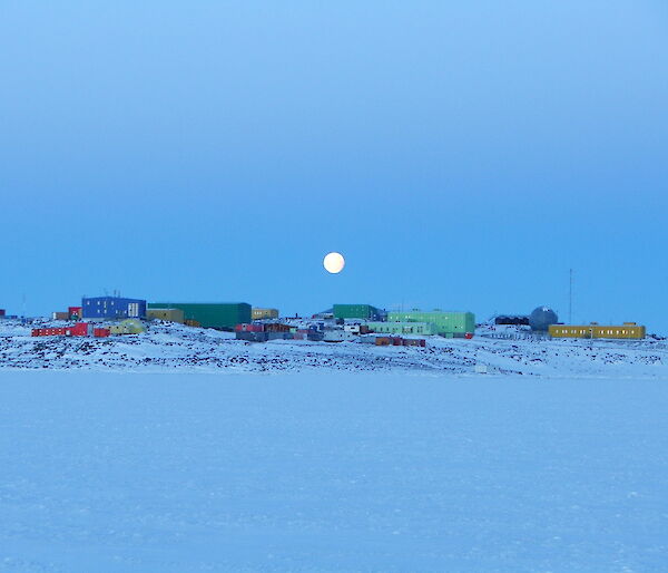 Moon over Davis station