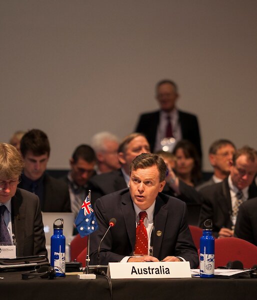 Greg French, head of the Australian delegation, speaking at the meeting
