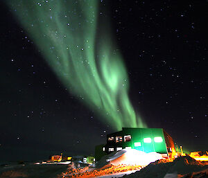 Aurora over Davis station (Photo: Kerry Steinberner)