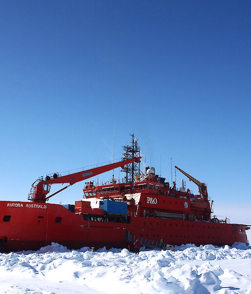 The ship in the ice