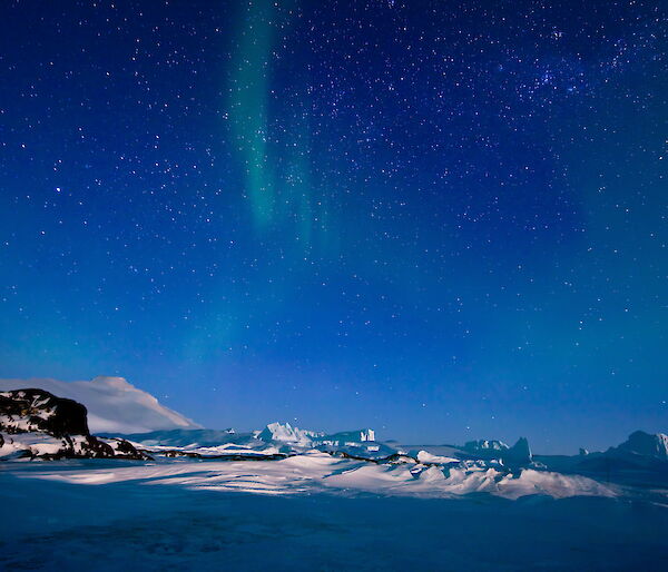 Antarctic night sky