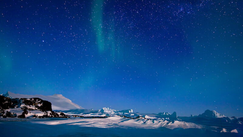 Antarctic night sky