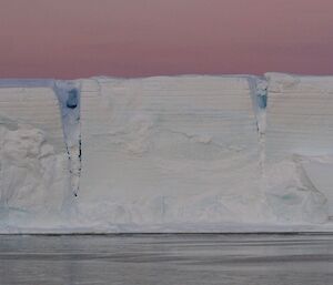 The western crack of the Mertz glacier tongue (Photo: Ben Legresy)