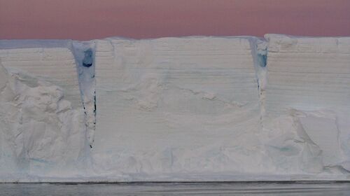 The western crack of the Mertz glacier tongue (Photo: Ben Legresy)