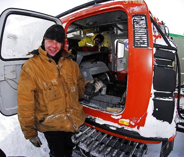 Winter Expeditioners at Law Dome, Antarctica. (Photo: Todor Iolovski)