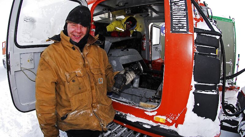 Winter Expeditioners at Law Dome, Antarctica. (Photo: Todor Iolovski)