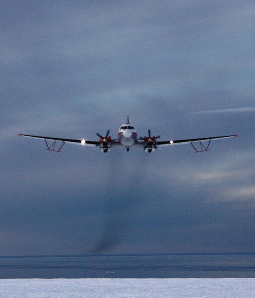 The ICECAP plane taking off (Photo: Jack Holt)