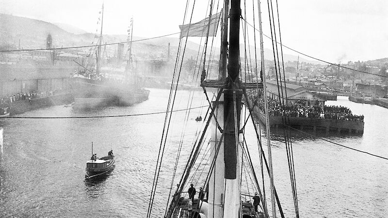 Aurora departs Hobart