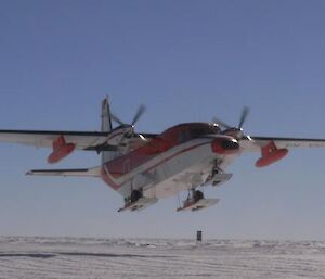 CASA-212 ‘Ginger’ taking off from the AGAP N skiway