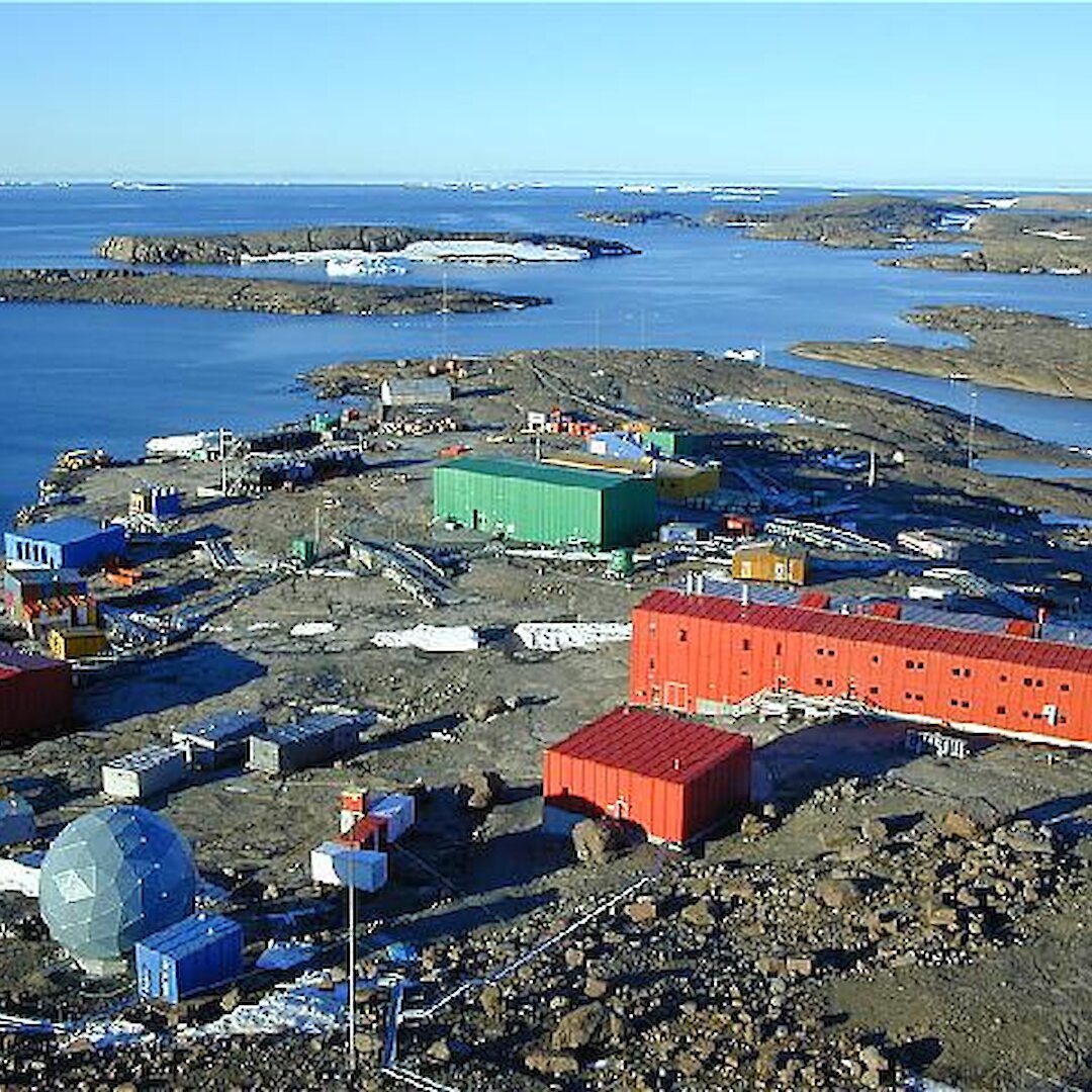 Celebrating All That Is Mawson Australian Antarctic Program News 2004 