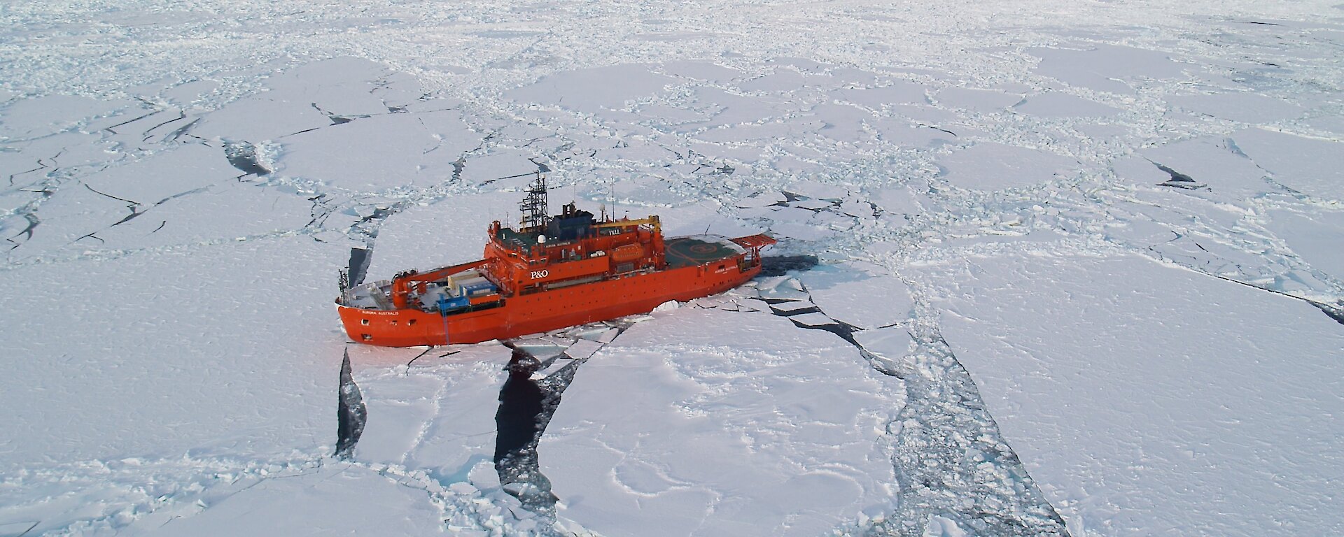 Aurora Australis in the sea ice.
