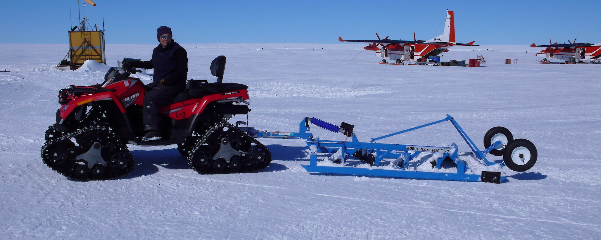 'Tractor quad’ used for skiway grooming