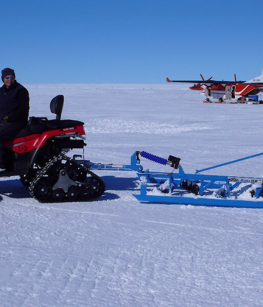 'Tractor quad’ used for skiway grooming