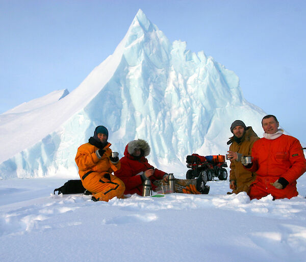 Expeditioners stopping for an icy picnic