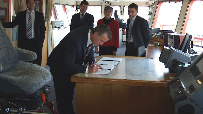 Signing of Aurora Australis five-year contract
