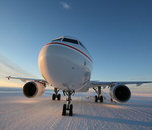 A319 on the ice runway