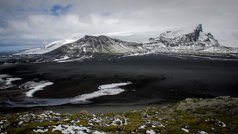 Photo of snow covered mountain range