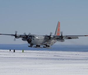 Hercules landing at the skiway