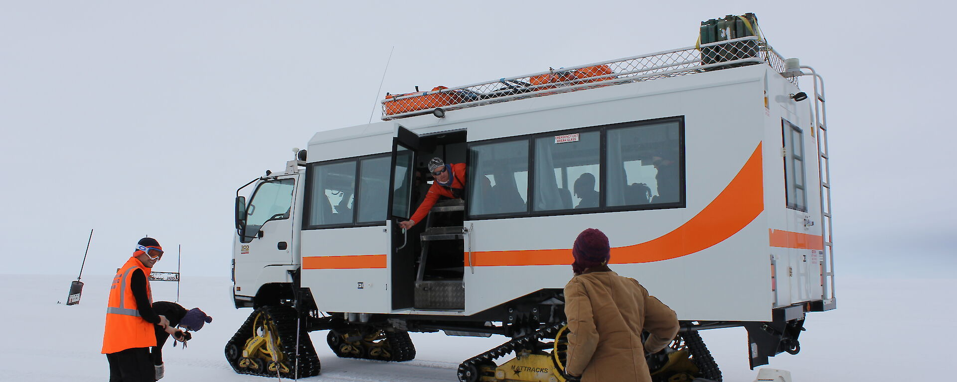 Priscilla the bus, transported runners to Casey skiway.