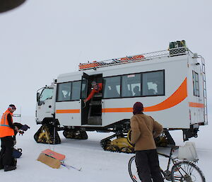 Priscilla the bus, transported runners to Casey skiway.