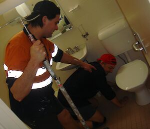 Dan and Mark renovating a Casey bathroom