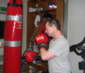 Chef Gav in the gym at Casey