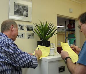 Andy and Dave doing the Clinic Quiz