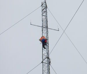 Jukka further up the radio mast