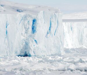 Zoomed in picture a the Vanderford glacier meeting the sea ice