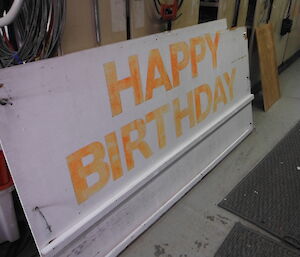 Old happy birthday sign