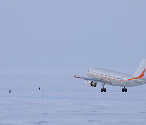 An Airbus A319 landing on the ice