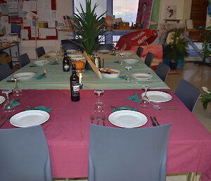 Dining room decorated with red, gold and green